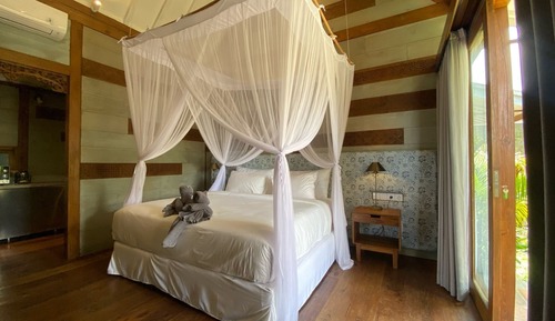 One Bed Room Wooden Villa