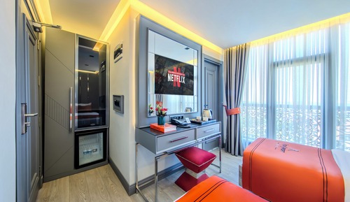 Deluxe Double or Twin Room