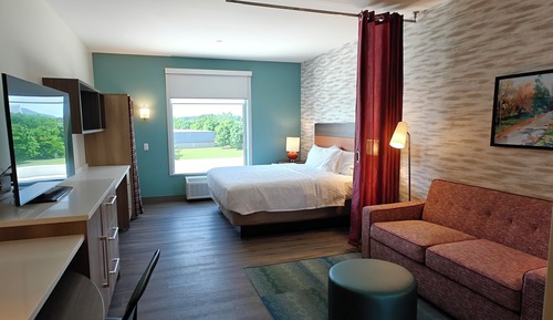 Studio Suite, 1 King Bed, Accessible (Roll-In Shower)