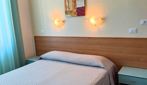 Standard Double Room, 1 Queen Bed, Partial Sea View