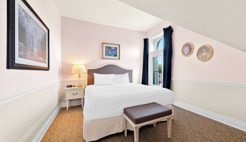 Suite, 1 King Bed, Non Smoking