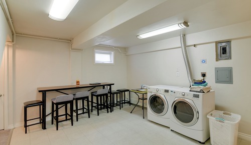 House (2 Bedrooms)