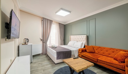 Economy Room