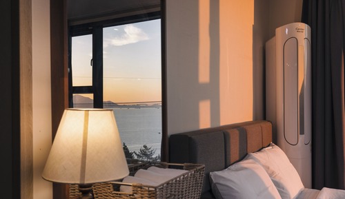 Standard Room - Room 201, Room 202 randomly assigned