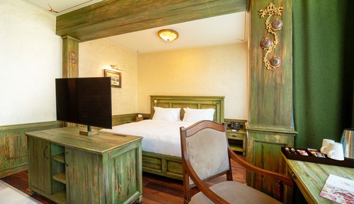 Superior Room, 1 King Bed, Non Smoking, Balcony