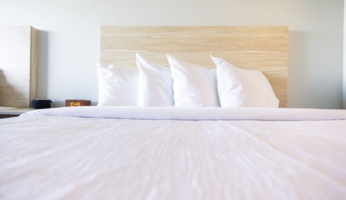 Standard Room, 1 King Bed, Lake View
