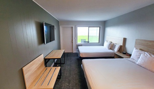 Standard Studio Suite, 2 Queen Beds, Lake View