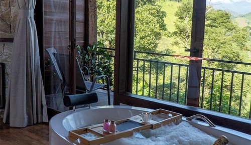 Panoramic Room
