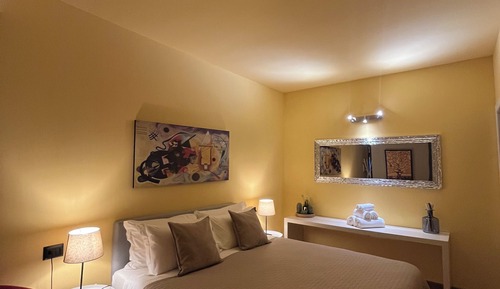 Deluxe Apartment (06)