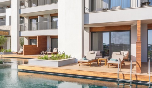 Deluxe Double 4 Swim-Up Room Sea Side 2+2 (Community Zone)