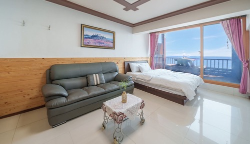 Basic Room, 1 Bedroom (103 Melonyellow)