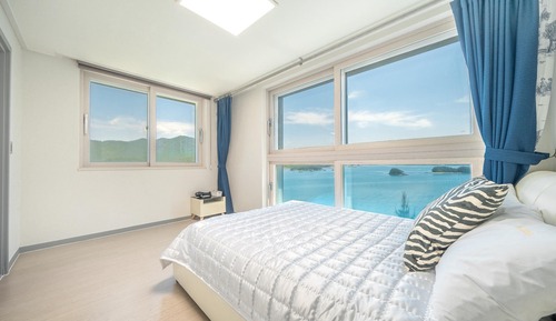 Basic Room, 2 Bedrooms (302)