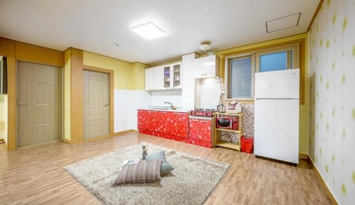 Room (101 sheep grass)