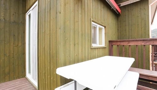 Room (Yellow (duplex))