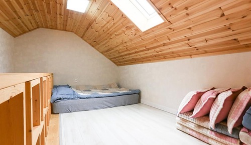 Room (Blue (duplex))