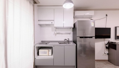 Room (Couple No 7 (Netflix Styler))