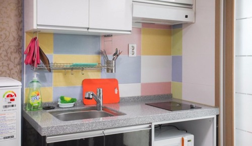 Room (Couple No 9 (Netflix))