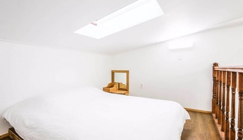 Room (B 201 (Duplex))