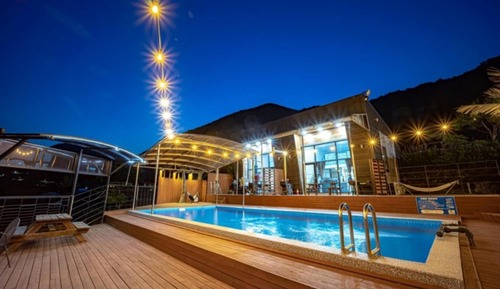 Room (Recomb B (duplex in front of the pool)