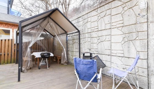 Room (One star (private house 2 adults can )