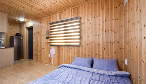 Room (3 (Unshared House))