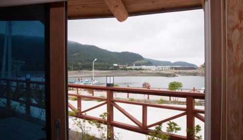 Room (Sound of the waves (Hwangto Room))