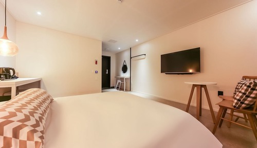 Room (Deluxe Room - 1BED (bidet/hotel-style)