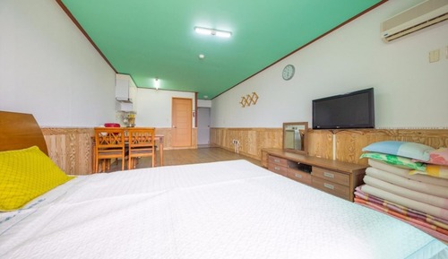 Room (403 (36m beds))