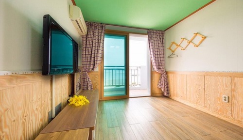 Room (401 (46m two-room))