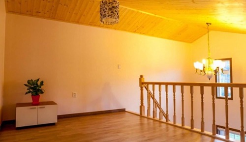 Room (Yojeolbogtong (duplex 2F))