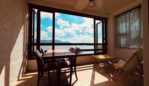 Room (Room 203 / Breakfast (Ocean View))