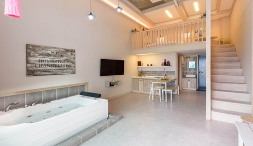 Room (B201 (Indoor Spa Duplex))