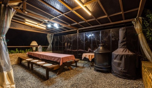 Room (Tree House (Unshared House Duplex))