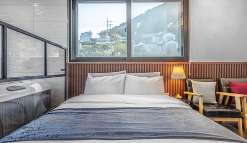 Room (B-203 (jet spa))