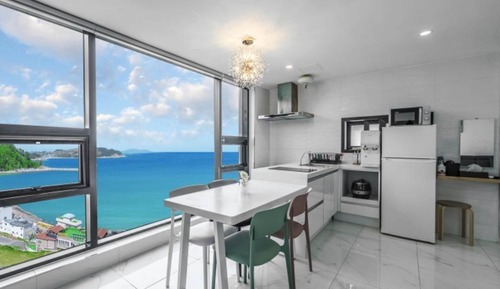 Room (A-302 (jet spa))