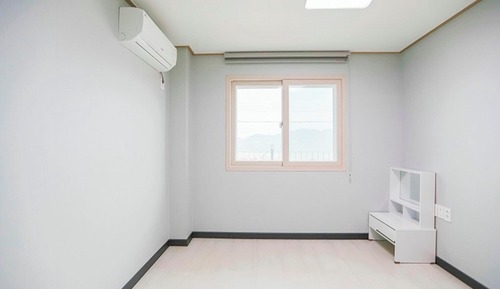 Room (Room 102 (Ocean View))