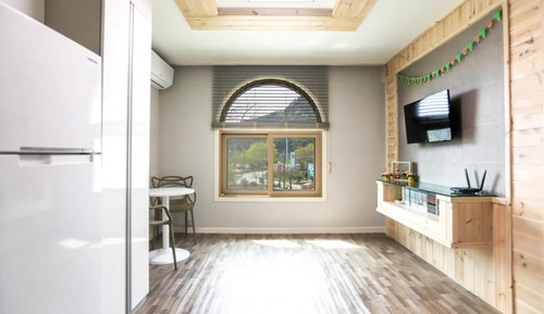 Room (3rd grade class 1 (2F))