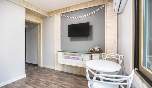 Room (1st Grad class 2 (1F))