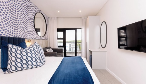 Executive Room, 1 Queen Bed with Sofa bed, Non Smoking, City View