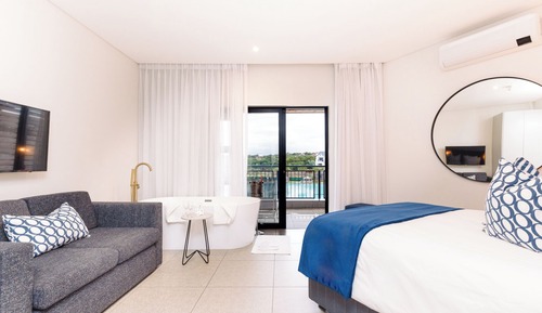 Executive Studio Suite, 1 Queen Bed with Sofa bed, Non Smoking, Lagoon View