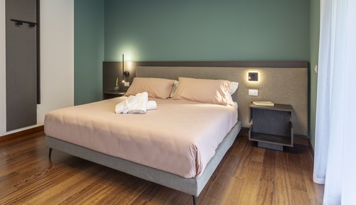 Double Room, Shared Bathroom (Balcony)