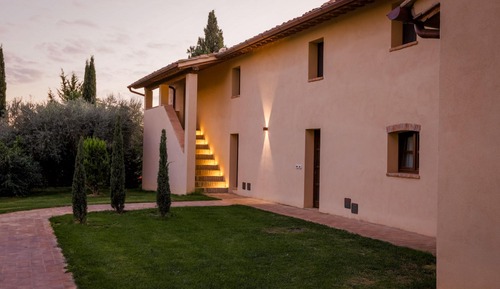 Apartment (Aia)