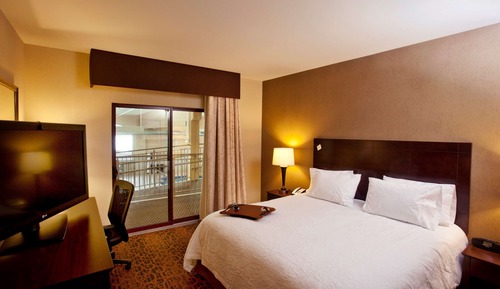 Room, 1 King Bed, Non Smoking, Poolside