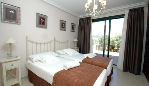 Deluxe Villa, 5 Bedrooms (10 people)