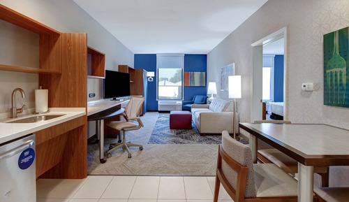 Suite, 1 King Bed, Accessible, Non Smoking (Roll-in Shower)