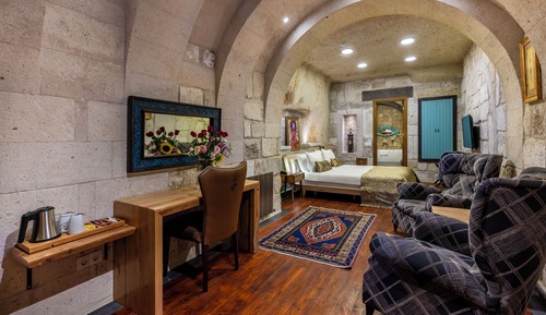 Deluxe Room (Cave)