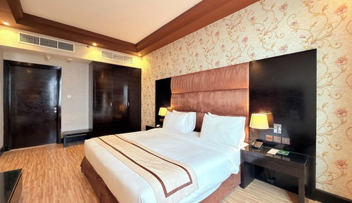 Suite, 1 King Bed