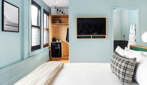 Room, 1 King Bed, Accessible (The King ADA Roll-In Shower)