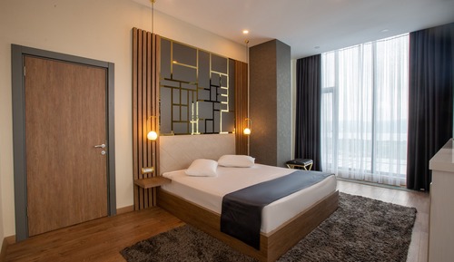 Presidential Suite, Terrace, Lake View (Cabir)