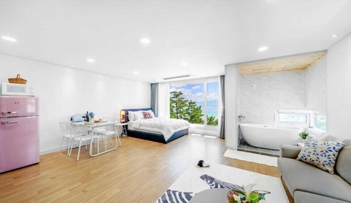 Room (301 (Ocean View/Spa))